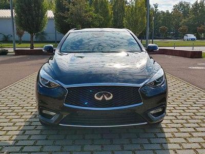 Infiniti Q30