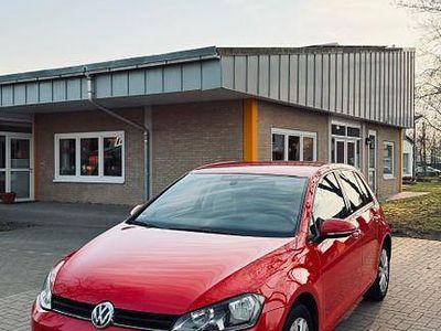 Gebraucht VW Golf VII Allstar 86 PS (63 kW) 2016 Rot Limousine