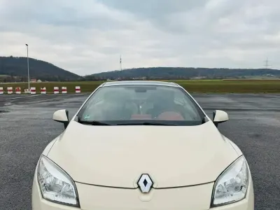 Usata Renault Mégane Cabriolet 136 CV (100 kW) 2013 Beige Cabrio