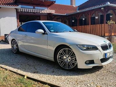 Weiß Gebraucht 2008 BMW 330 M Sport Coupé | 12.999 € (Teuer)