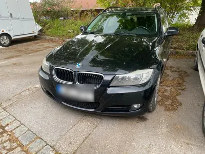 Gebraucht BMW 320 147 PS (108 kW) 2009 Schwarz Kombi