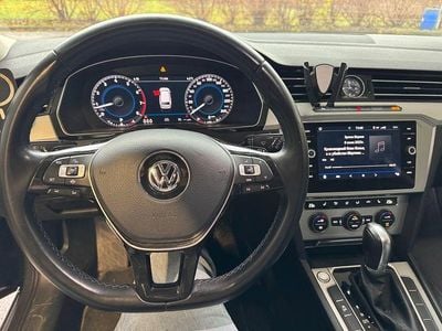 Gebraucht VW Passat Highline 150 PS (110 kW) 2018 Grau Kombi