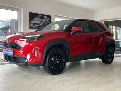 Gebraucht Toyota Yaris Hybrid Team 116 PS (85 kW) 2023 Emotional red ii (metallic) SUV