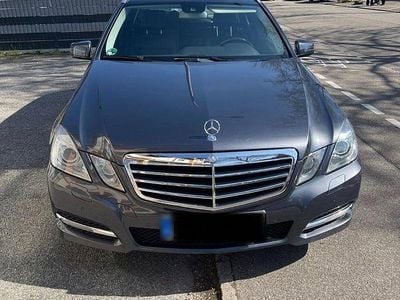 Gebraucht Mercedes E220 Avantgarde 170 PS (125 kW) 2011 Grau Kombi