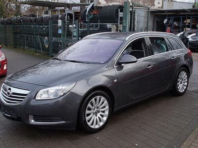 Grau Gebraucht 2010 Opel Insignia Cosmo Kombi | 7.999 € (Etwas zu teuer)