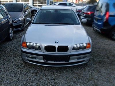 Gebraucht BMW 318 118 PS (86 kW) 1999 Silber Limousine