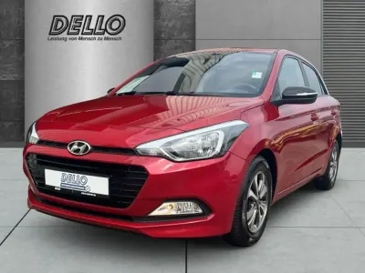 Gebraucht Hyundai i20 Passion 84 PS (61 kW) 2018 Rot Kleinwagen