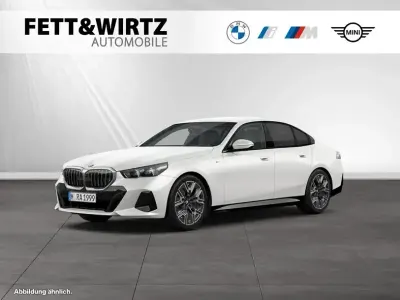 Gebraucht BMW 520 M Sport 197 PS (144 kW) 2025 Mineralweiss Limousine
