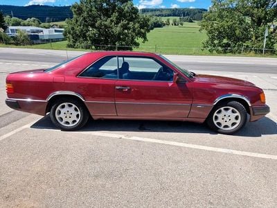 Rot Gebraucht 1993 Mercedes E220 Coupé | 10.500 €