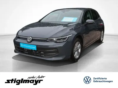 Gebraucht VW Golf VIII Life 150 PS (110 kW) 2025 Grau Limousine