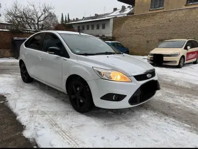Gebraucht Ford Focus 125 PS (91 kW) 2009 Silber Limousine