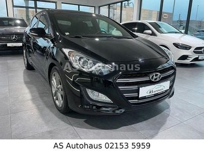 Gebraucht Hyundai i30 Passion 135 PS (99 kW) 2016 Schwarz Limousine