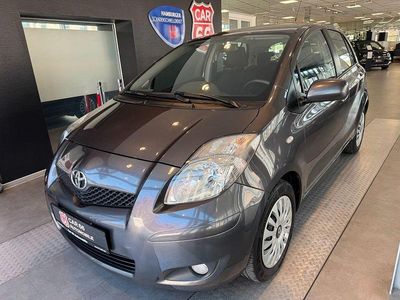 Gebraucht Toyota Yaris Life 101 PS (74 kW) 2011 Grau Kleinwagen