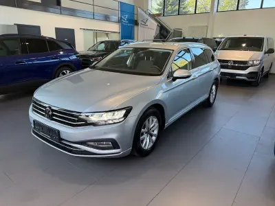 Używany VW Passat Business 150 KM (110 kW) 2023 Srebrny Kombi