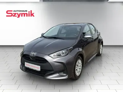 Gebraucht Toyota Yaris Comfort 72 PS (52 kW) 2021 Marlingrau Kleinwagen