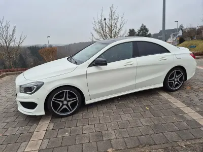 Brugt Mercedes CLA180 AMG line 122 HK (89 kW) 2015 Hvid Sedan
