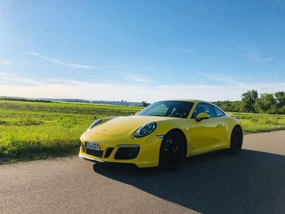 Porsche 911 Carrera GTS