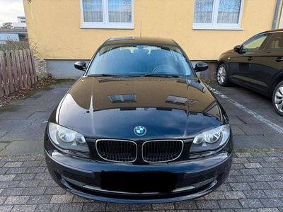 Gebraucht BMW 116 122 PS (89 kW) 2008 Schwarz Kleinwagen