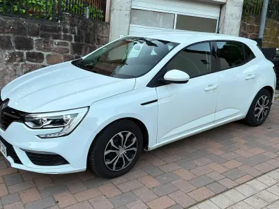 Gebraucht Renault Mégane IV Life 101 PS (74 kW) 2017 Limousine