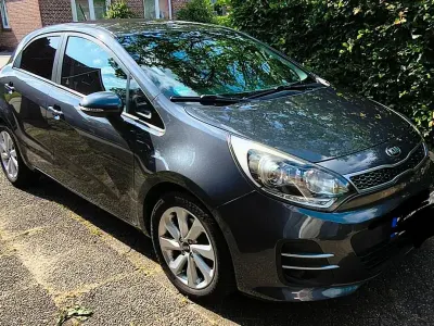 Gebraucht Kia Rio DREAM-TEAM Edition 109 PS (80 kW) 2017 Grau Limousine