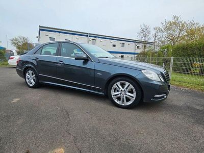 Gebraucht Mercedes E220 Avantgarde 170 PS (125 kW) 2011 Grau Limousine