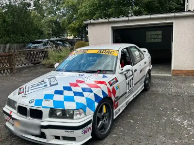 Gebraucht BMW 325 Basis 192 PS (141 kW) 1995 Weiß Limousine