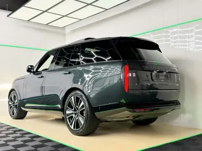 Gebraucht Land Rover Range Rover HSE 249 PS (183 kW) 2023 Grün SUV