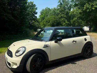 Gebraucht Mini John Cooper Works 287 PS (211 kW) 2011 Beige Kleinwagen