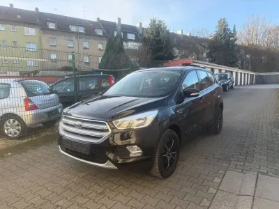 Gebraucht Ford Kuga Trend 120 PS (88 kW) 2018 Schwarz SUV