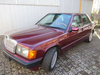 gebraucht Mercedes 190 1.8 Avantgarde rosso mit H-Kennzeichen