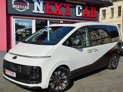 Gebraucht Hyundai Staria Signature 177 PS (130 kW) 2023 Weiß Van / Kleinbus