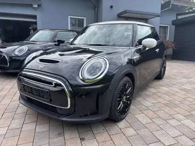 Gebraucht Mini Cooper SE 135 kW (184 PS) 2023 Schwarz Kleinwagen