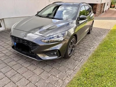 Gebraucht Ford Focus ST-Line 150 PS (110 kW) 2020 Grau Limousine