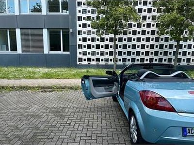 Blau Gebraucht 2009 Opel Tigra Cabrio | 4.500 € (Teuer)