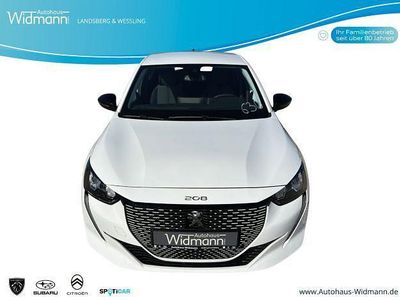 Gebraucht Peugeot e-208 Allure 100 kW (136 PS) 2023 Weiß Kleinwagen
