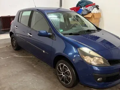 Używany Renault Clio II Authentique 75 KM (55 kW) 2007 Niebieski Sedan/Limuzyna