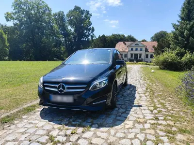 Gebraucht Mercedes B180 109 PS (80 kW) 2016 Schwarz Kleinwagen