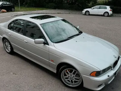 Gebraucht BMW 530 Lifestyle 193 PS (141 kW) 2001 Silber Limousine