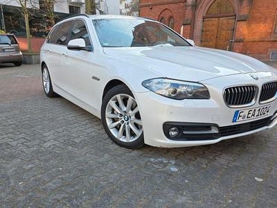 Weiß Gebraucht 2017 BMW 530 Kombi | 16.700 € (Guter Preis)