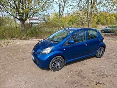 Usata Toyota Aygo 68 CV (50 kW) 2008 Blu Utilitaria