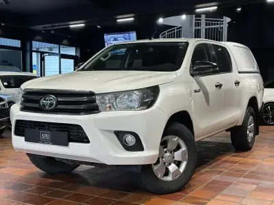 Gebraucht Toyota HiLux 150 PS (110 kW) 2020 Weiß Pickup