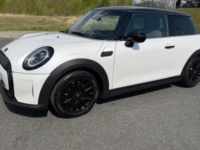 Gebraucht Mini Cooper 136 PS (100 kW) 2023 Weiß Kleinwagen
