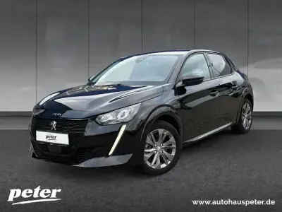 Gebraucht Peugeot e-208 Allure 100 kW (136 PS) 2023 Schwarz Kleinwagen