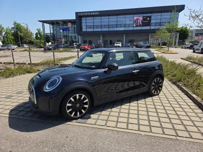 Gebraucht Mini Cooper SE Classic 135 kW (184 PS) 2023 Schwarz Kleinwagen
