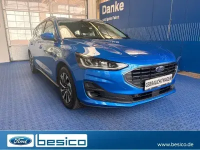 Gebraucht Ford Focus Titanium 125 PS (91 kW) 2024 Desert island blue metallic (blau) Kombi