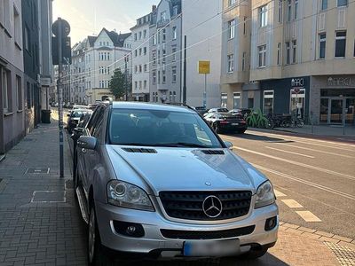 Second-hand Mercedes ML320 224 CP (164 kW) 2007 Gri SUV