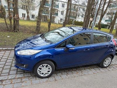 Gebraucht Ford Fiesta SYNC Edition 80 PS (58 kW) 2016 Blau Limousine