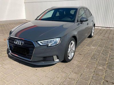 Gebraucht Audi A3 Sport 150 PS (110 kW) 2018 Grau Limousine