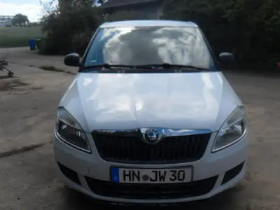 Gebraucht Skoda Fabia 54 PS (39 kW) 2011 Weiß Kleinwagen