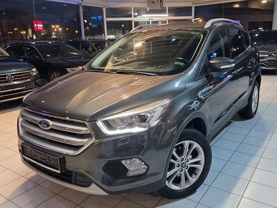 Gebraucht Ford Kuga Titanium 150 PS (110 kW) 2017 Grau SUV